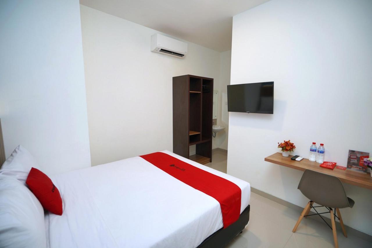 RedDoorz Plus @ Terban Residence Yogyakarta Bagian luar foto