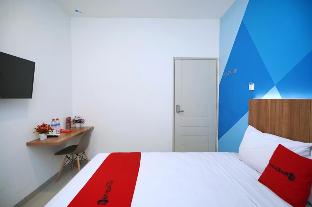 RedDoorz Plus @ Terban Residence Yogyakarta Bagian luar foto
